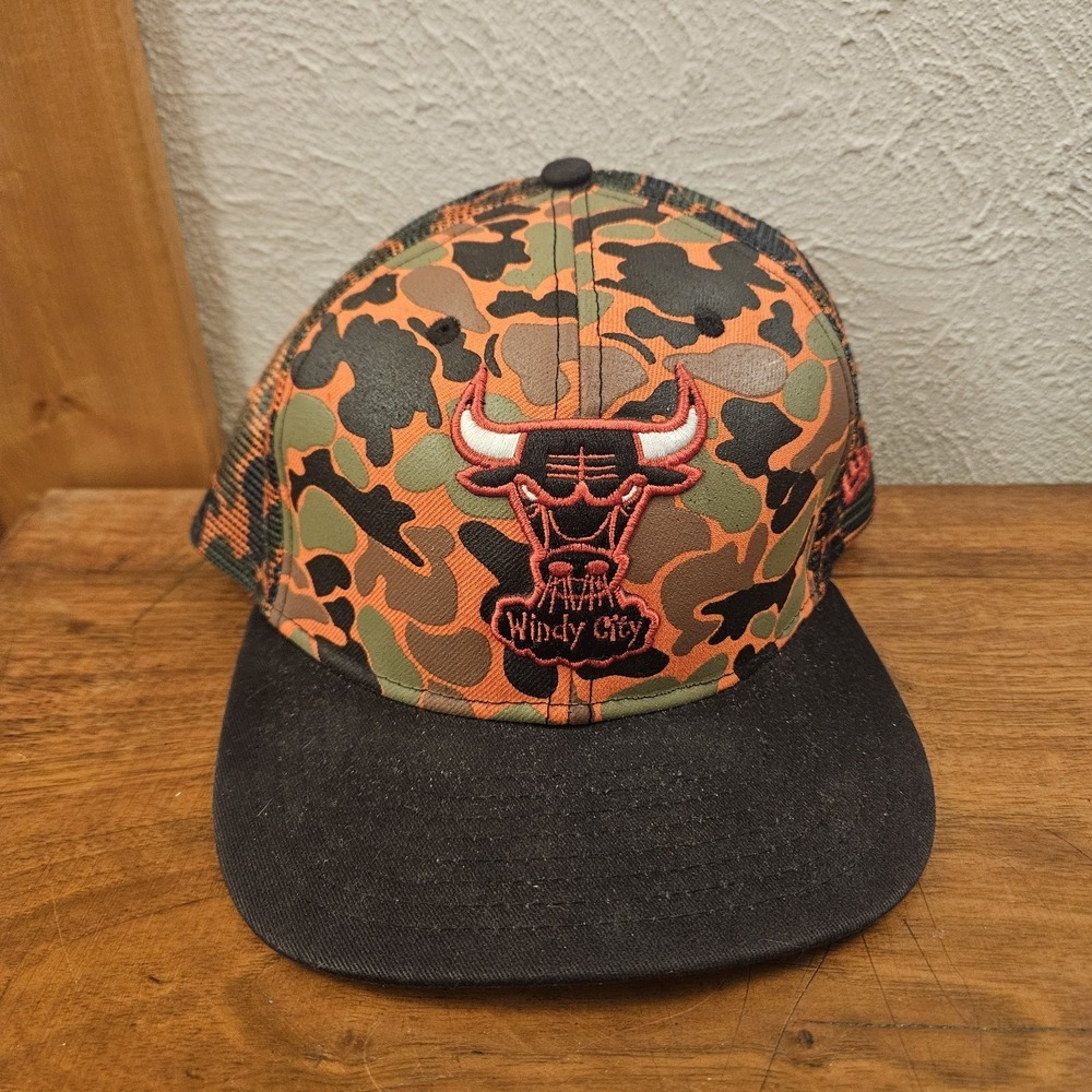 New‎ Era NBA Chicago Bulls Windy City Snapback Camo Hat Men's Green Orange M/L